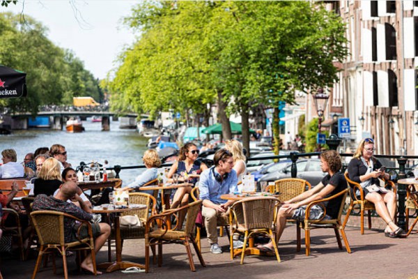 Overheid hoeft coronabeleid horeca niet te versoepelen Overheid hoeft coronabeleid horeca niet te versoepelen